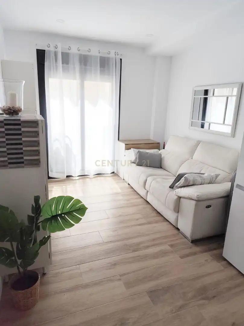 Wohnzimmer von Wohnungen zur Miete in Fuengirola mit Klimaanlage, Ofen und Waschmaschine