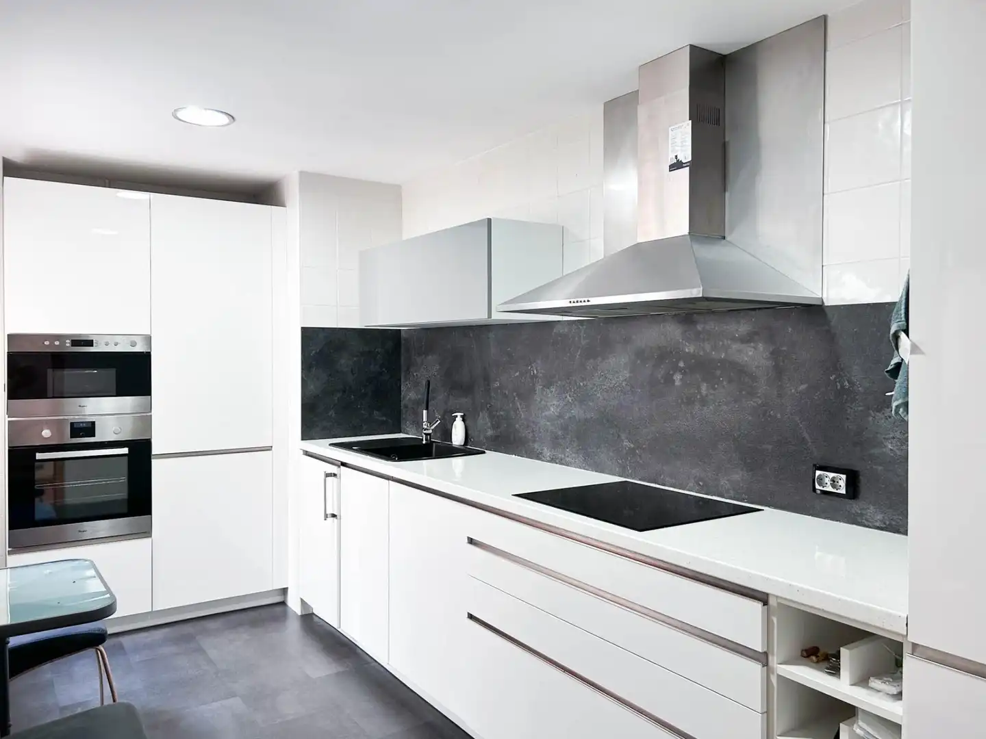 Kitchen of Flat for rent in Paterna  with Air Conditioner, Heating and Private garden