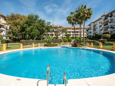 Penthouse mit Pool zum Verkauf in Milla de Oro