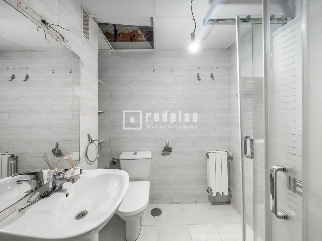 Bathroom of Duplexes for sale in Alcorcón  with Heating, Private garden and Parquet flooring