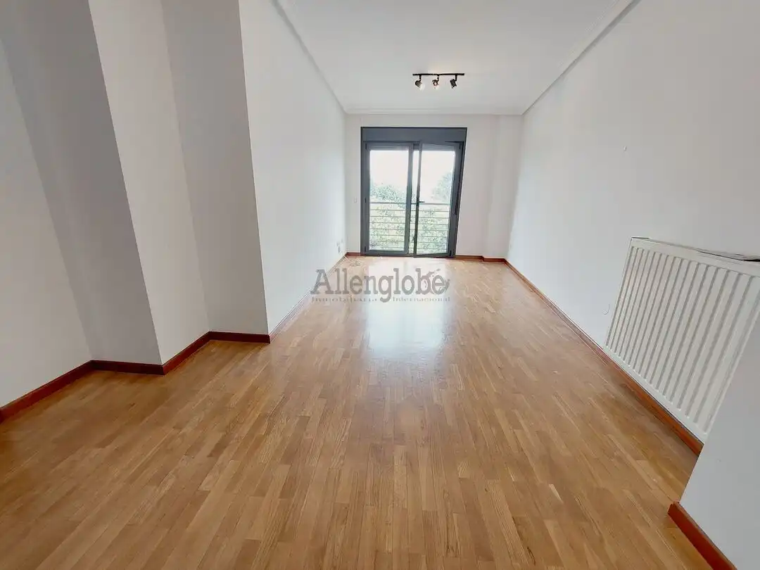 Living room of Flat for rent in Oviedo   with Heating, Storage room and Oven
