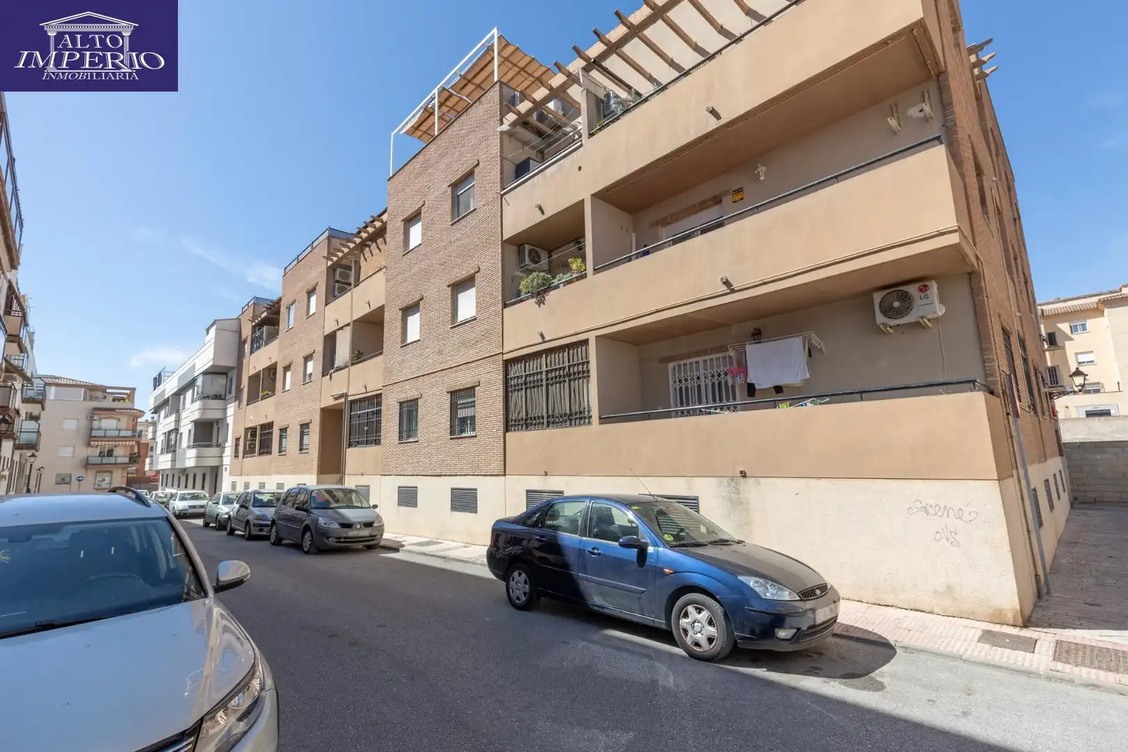 Außenansicht von Wohnung zum Verkauf in Atarfe mit Terrasse
