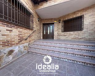 Exterior view of House or chalet to rent in Seseña  with Air Conditioner, Heating and Private garden