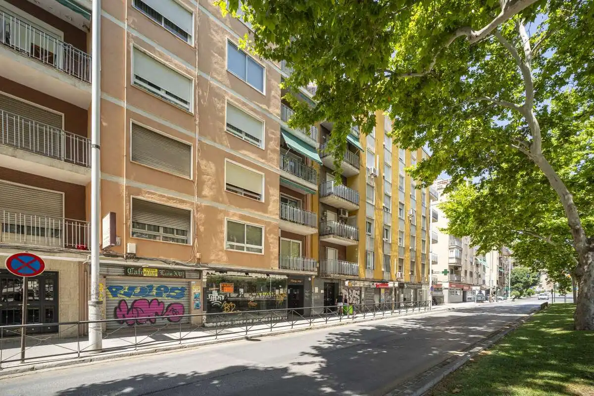 Vista exterior de Piso de alquiler en Granada con Aire acondicionado, Calefacción y Amueblado