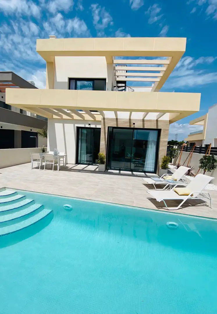 Villa con piscina in vendita a Calle Romero 78, imagen 2
