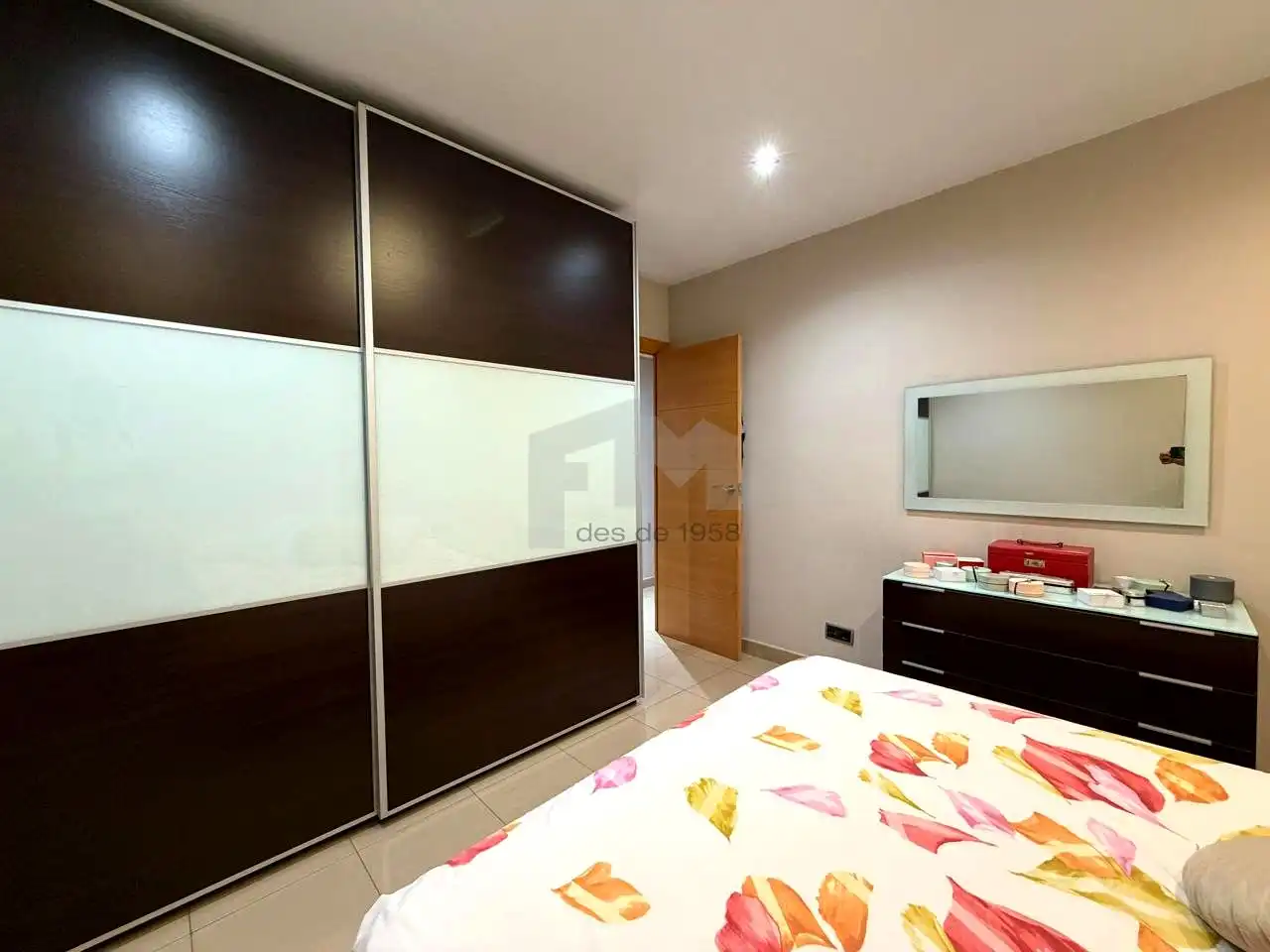 Bedroom of Flat for sale in Barcelona  with Air Conditioner and Balcony