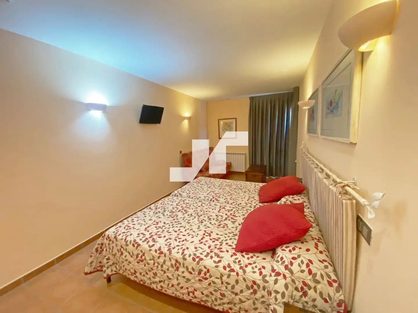 Habitación de Edificio en venta en Orea