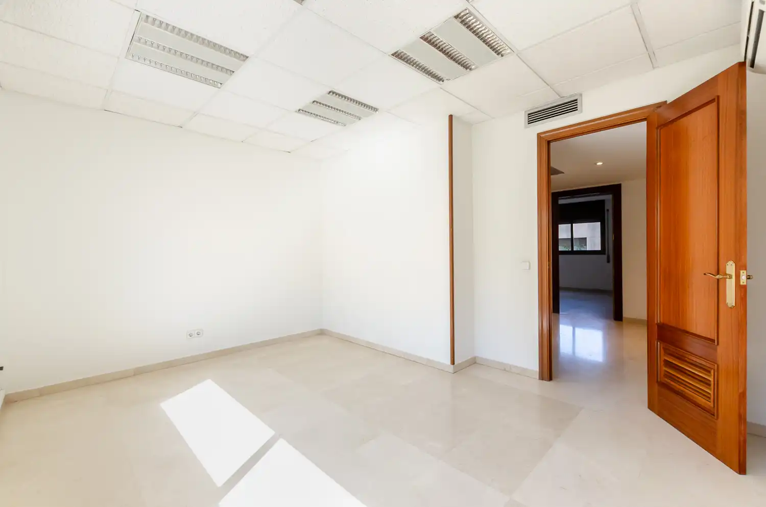Oficina de lloguer a L'Hospitalet de Llobregat, Barcelona