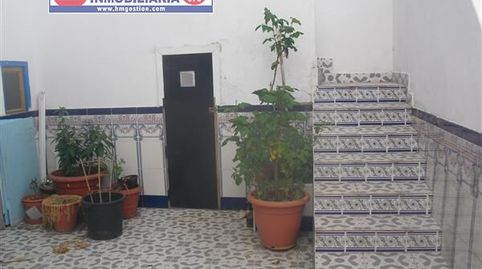 Casa de 140 m2 de solar, Y DOS PLANTYAS,  con 3 dormitorios y 2 baños completos, 2 cocinas, cocina de fuego bajo, garaje para dos, imatge 3