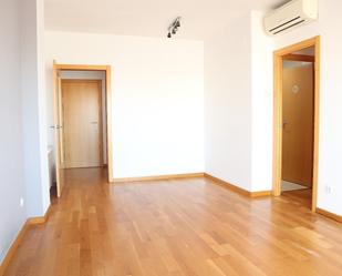 Flat to rent in Terrassa  with Air Conditioner