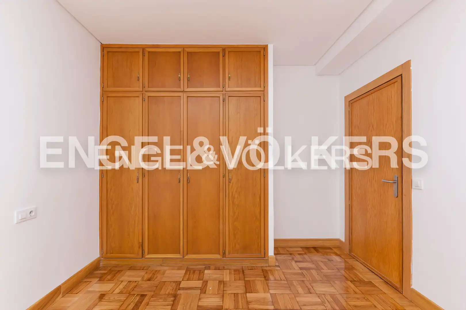 Vista exterior de Piso de alquiler en Madrid con Aire acondicionado, Calefacción y Parquet