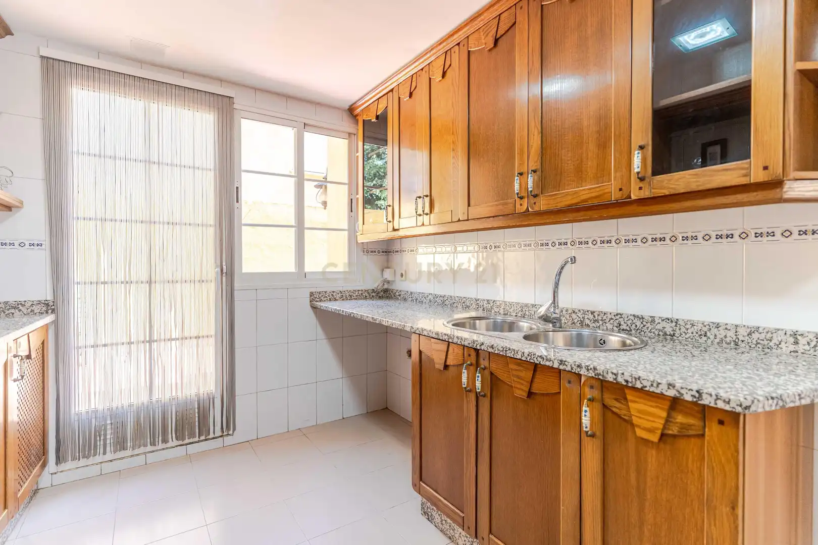 Kitchen of Houses for sale in Armilla  with Storage room and Community pool