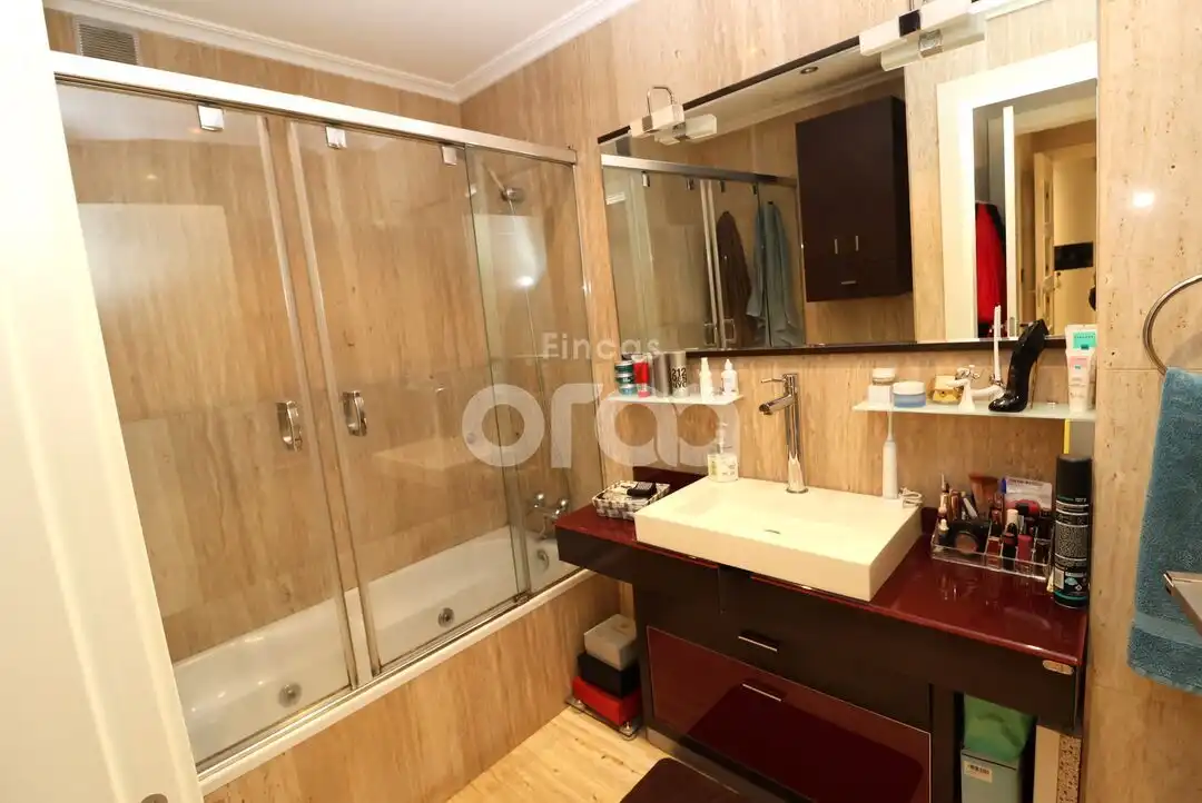 Baño de Piso en venta en Santurtzi  con Calefacción y Balcón