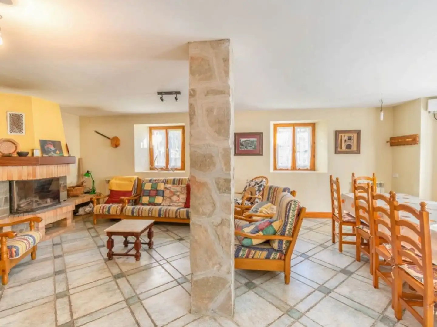Country homes for sale in Uztárroz / Uztarroze