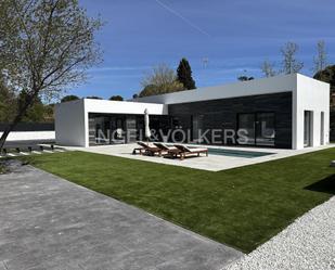 Vista exterior de Casa o xalet de lloguer en Valdemorillo amb Aire condicionat, Calefacció i Jardí privat