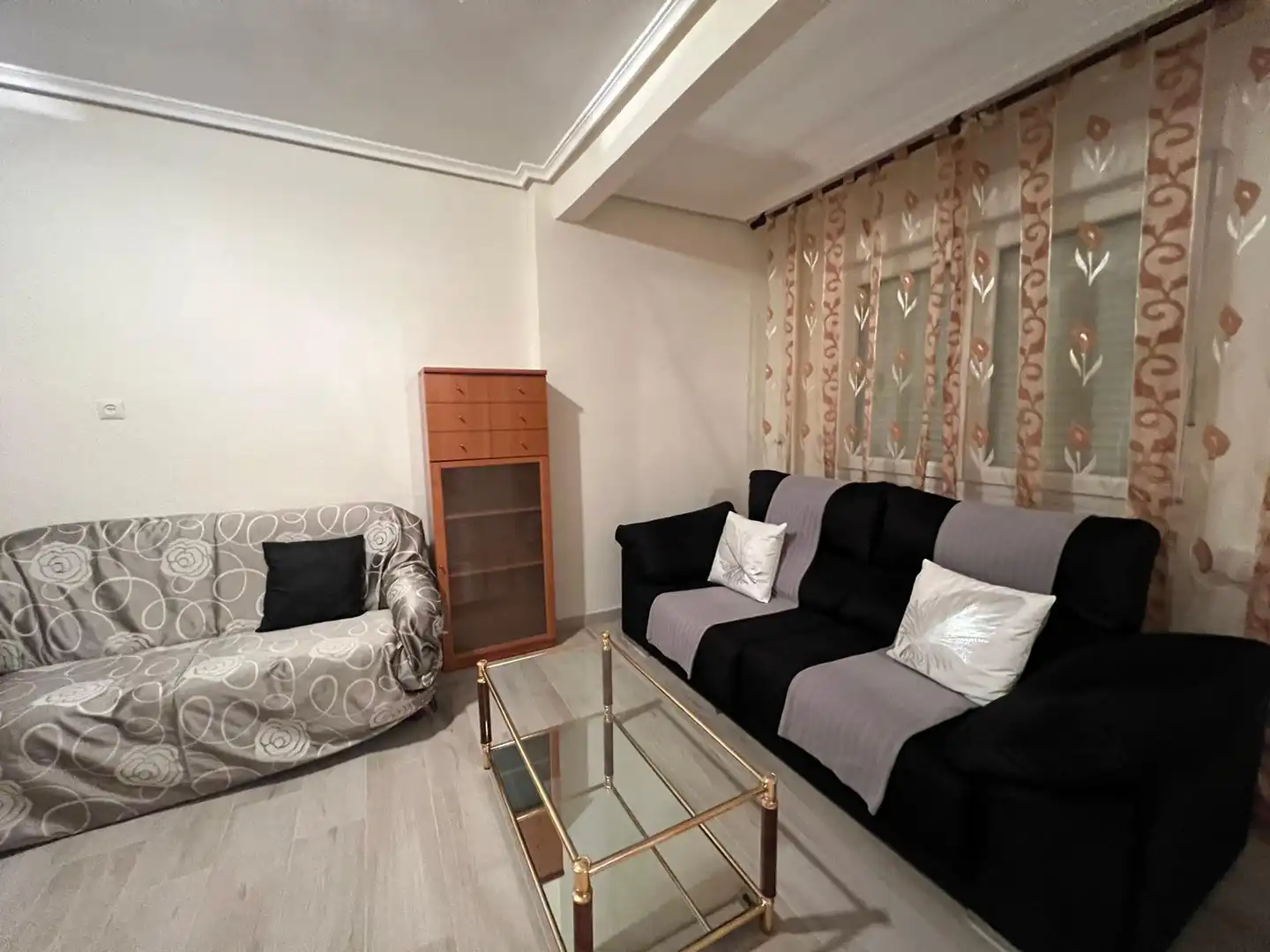 Piso de alquiler en Calle Juan de Juni, Campo Grande