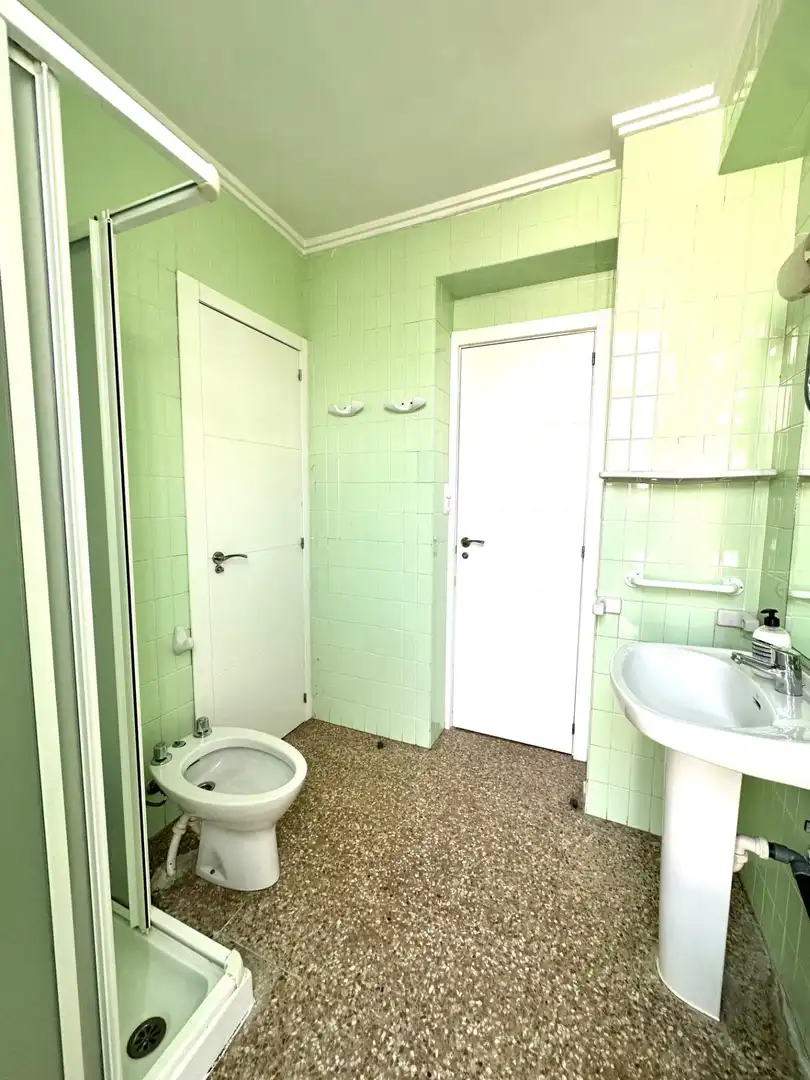 Baño de Apartamento de alquiler en Gandia con Aire acondicionado, Calefacción y Amueblado