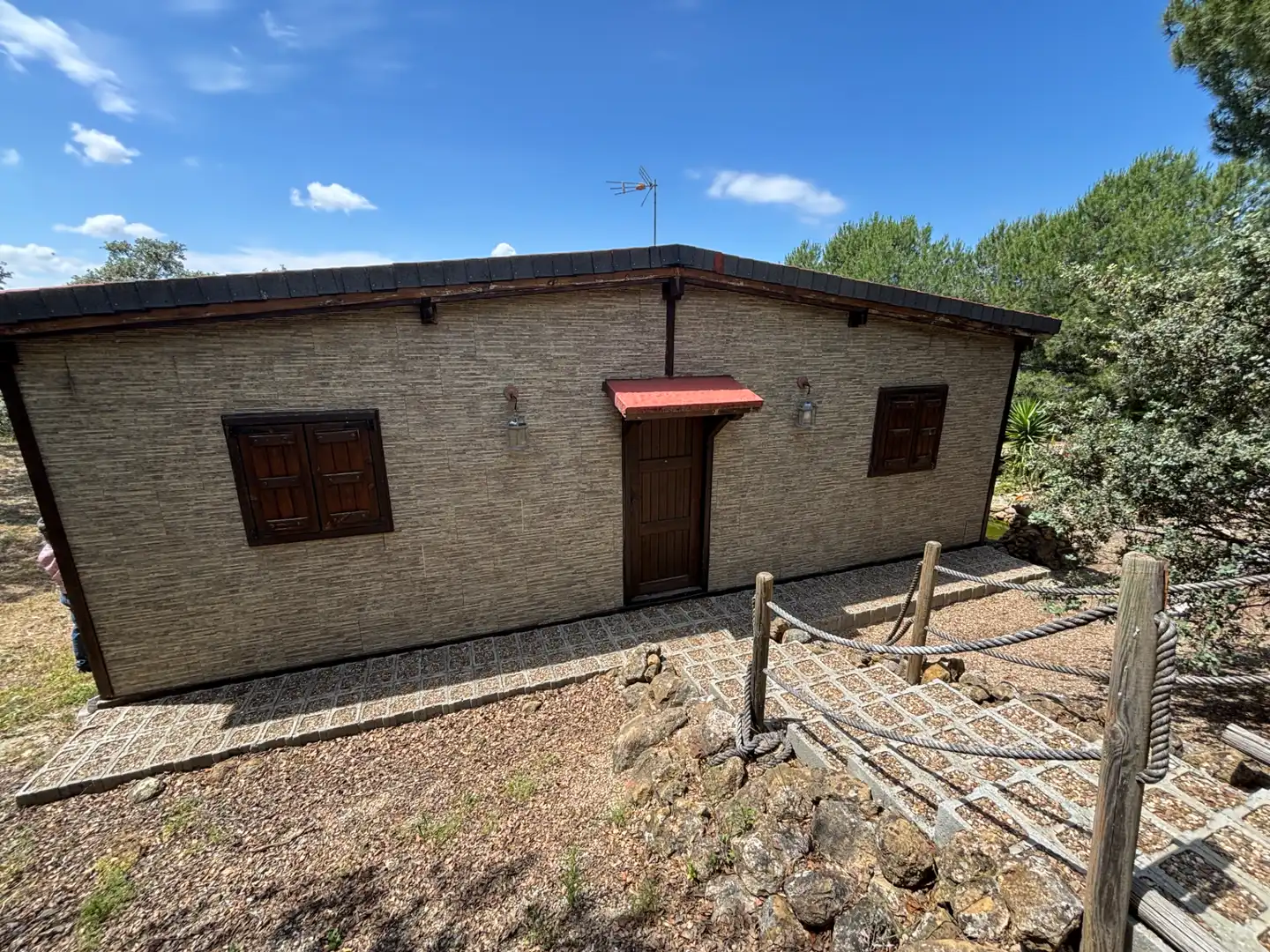 Vista exterior de Finca rústica en venda en Andújar amb Aire condicionat, Jardí privat i Piscina