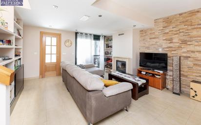 Living room of Single-family semi-detached for sale in Armilla  with Air Conditioner, Heating and Parquet flooring