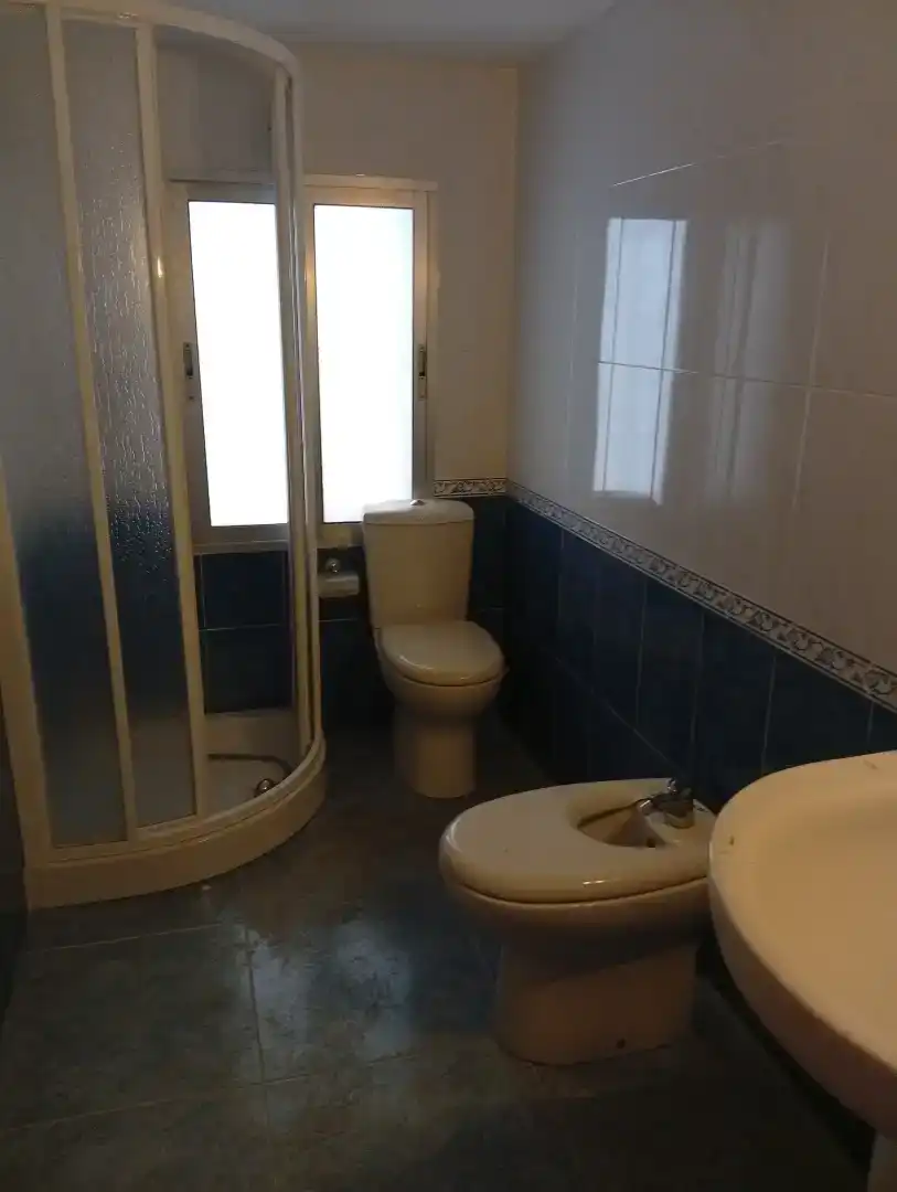 Baño de Piso en venta en Graja de Campalbo con Jardín privado, Trastero y Amueblado