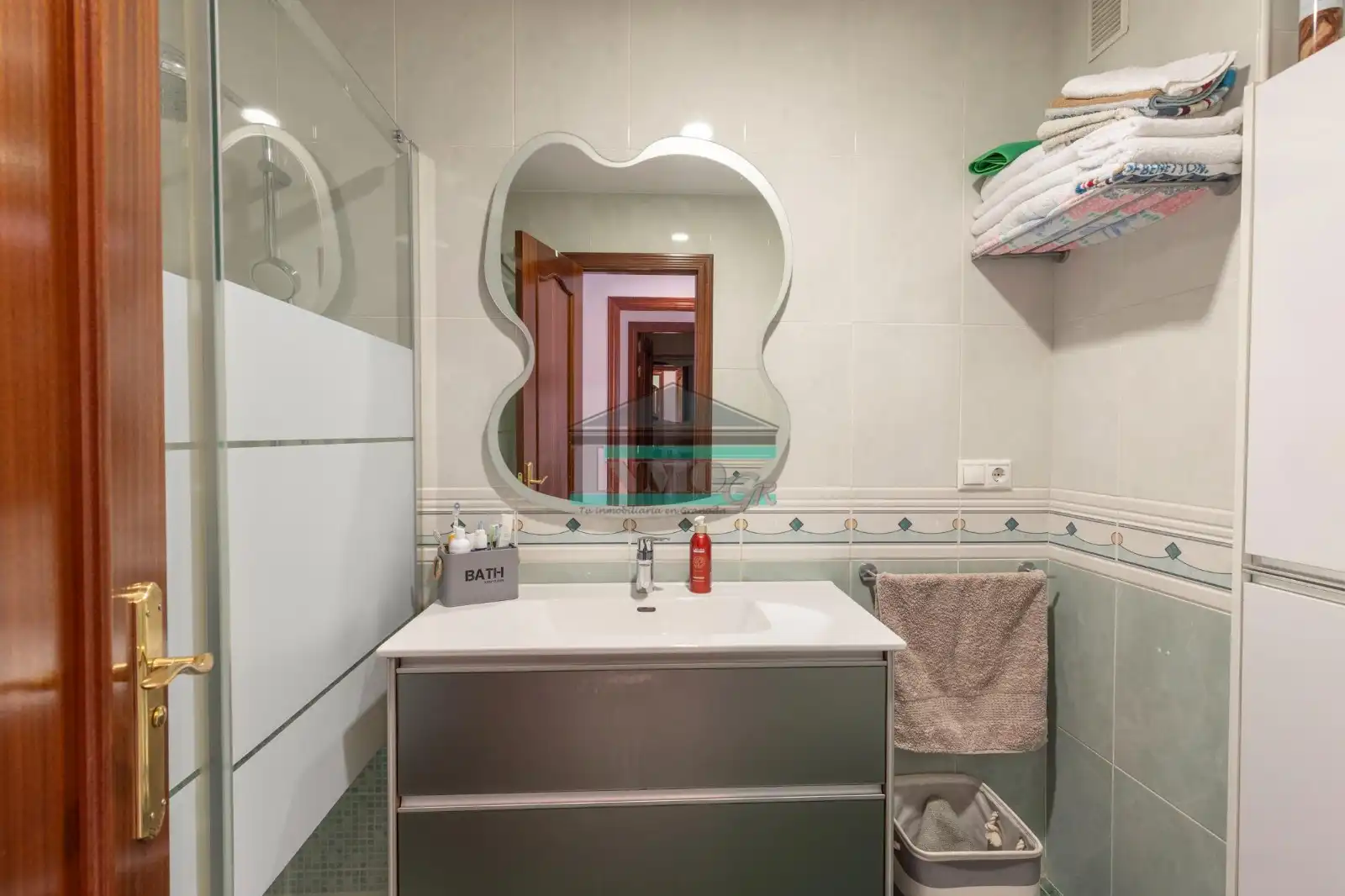 Bathroom of Flat for sale in Armilla  with Air Conditioner, Heating and Storage room