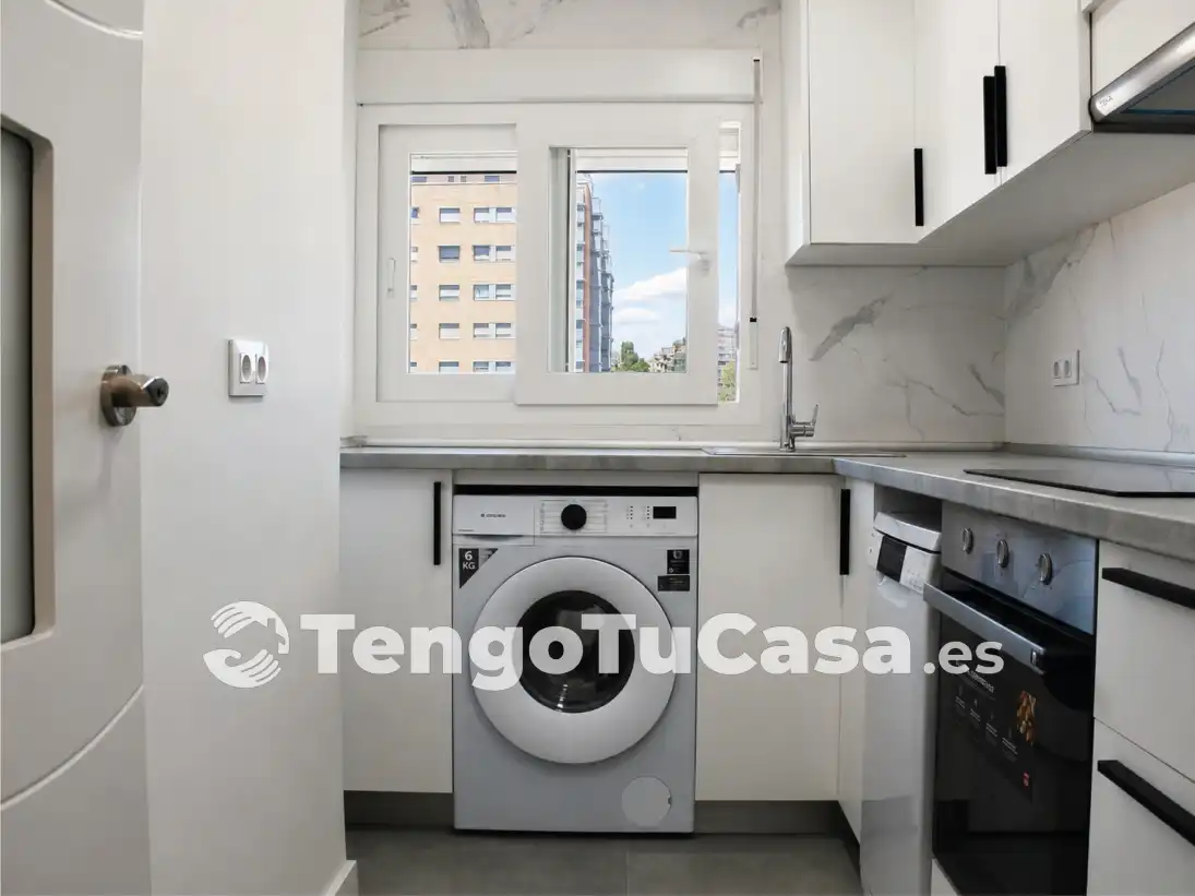 Küche von Wohnung zum Verkauf in Madrid mit Klimaanlage, Heizung und Parkett