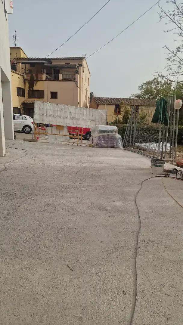 Aparcament de Casa adosada en venda en Torrelles de Llobregat amb Aire condicionat, Calefacció i Jardí privat