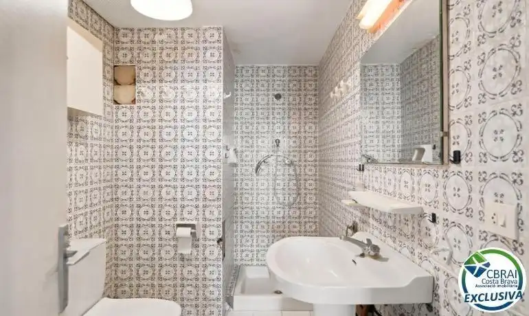 Baño de Apartamento en venta en Empuriabrava
