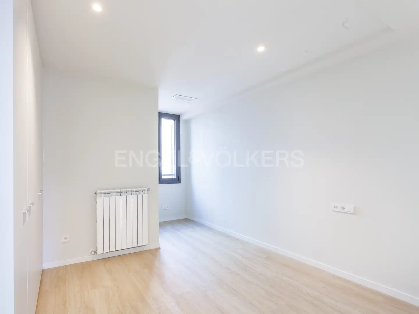 Bedroom of Attic for sale in Barcelona  with Air Conditioner, Heating and Parquet flooring