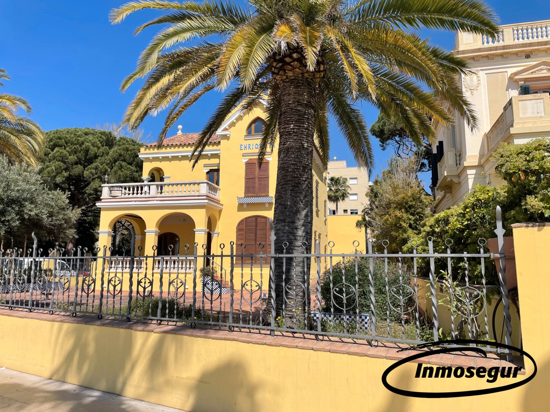 Vista exterior de Casa o xalet en venda en Salou amb Aire condicionat, Jardí privat i Terrassa