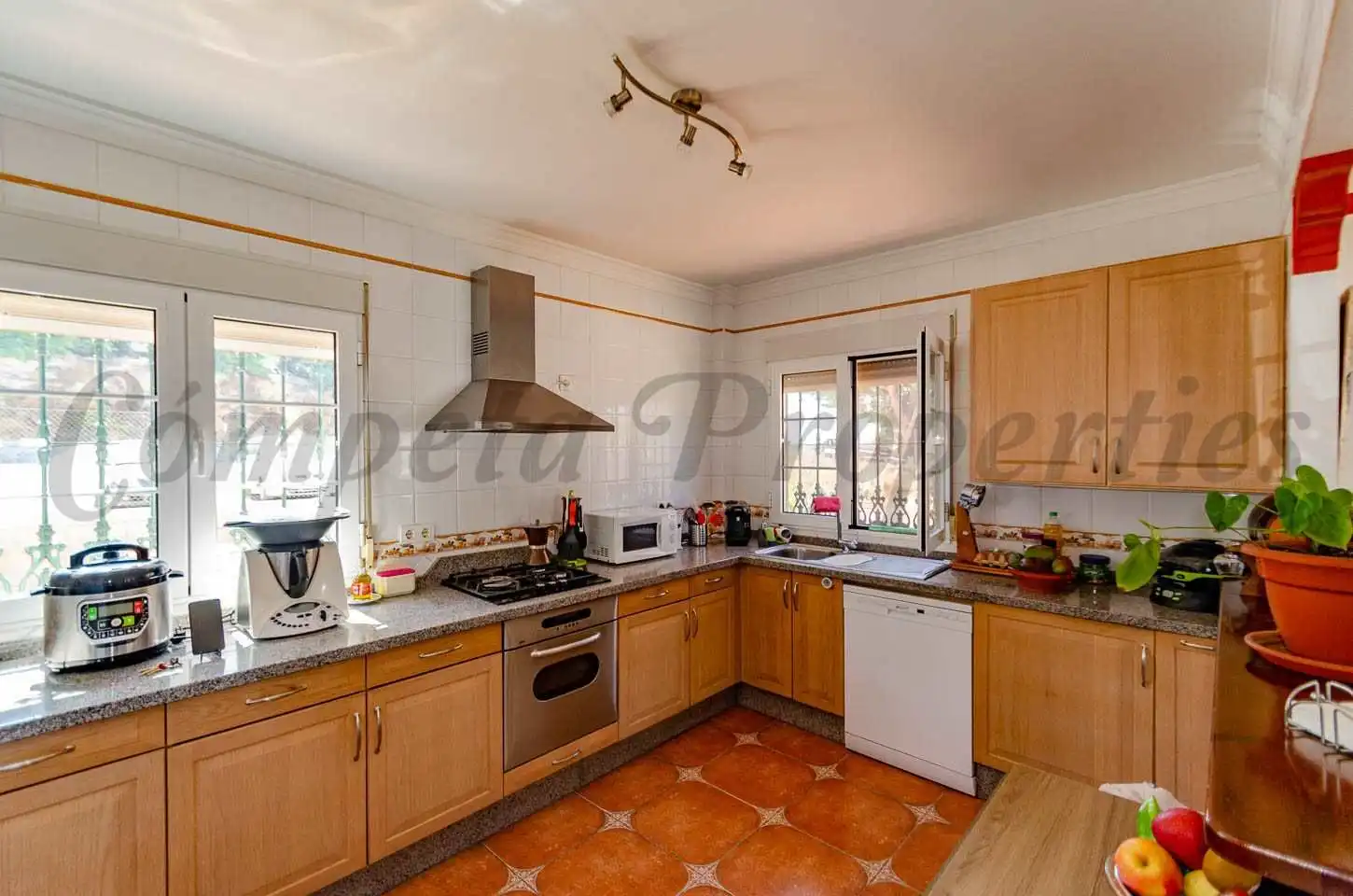 Casa amb piscina en venda a Canillas de Albaida, imagen 5