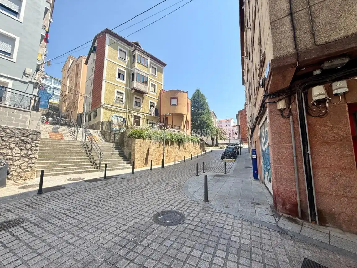 Vista exterior de Pis en venda en Santander amb Calefacció