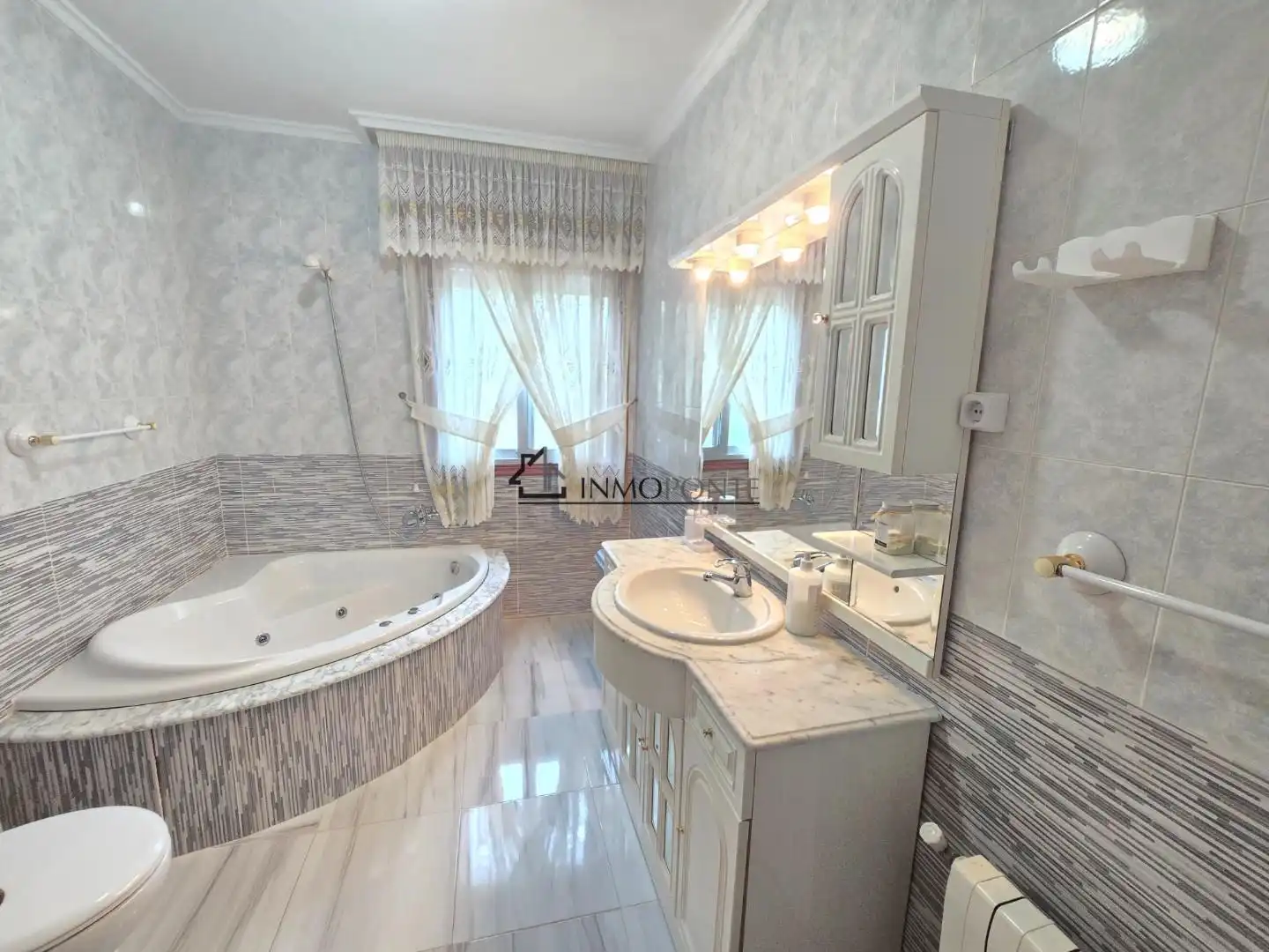 Bathroom of Houses for sale in Moaña  with Heating, Private garden and Terrace