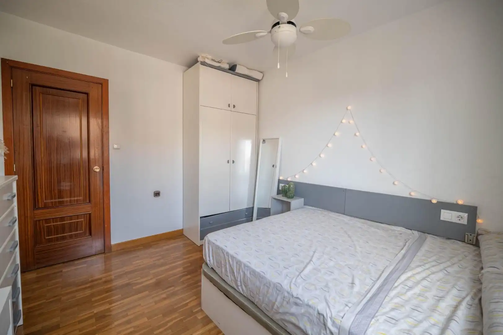 Dormitori de Pis en venda en Granada amb Piscina comunitària
