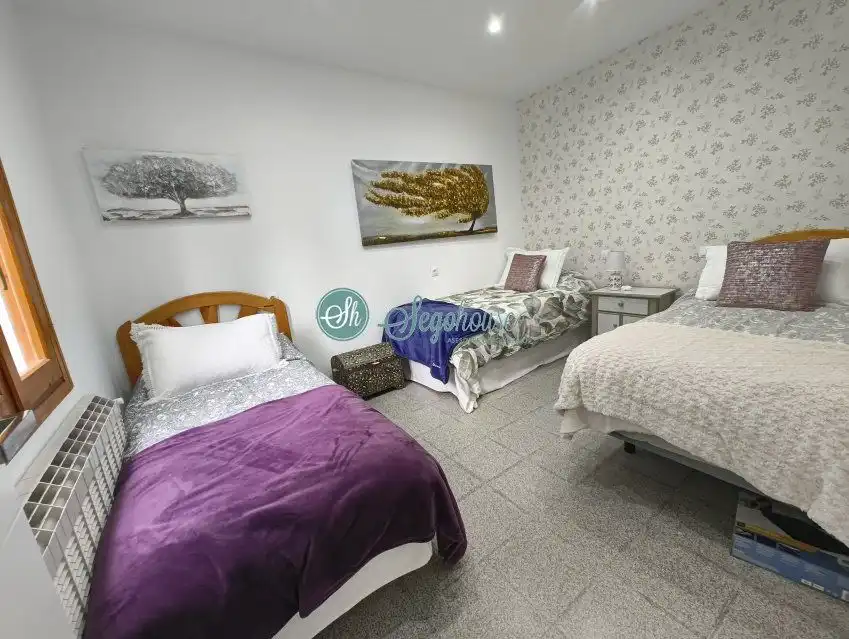 Bedroom of Houses for sale in Segovia  with Heating
