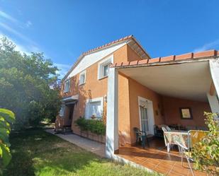 Casa adosada en venda a De Los Cortijos, Valdemaqueda