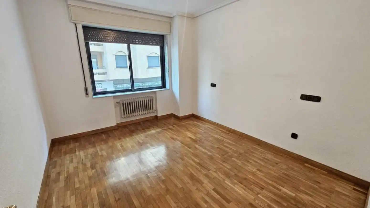 Bedroom of Flat for rent in Salamanca  with Heating, Parquet flooring and Terrace