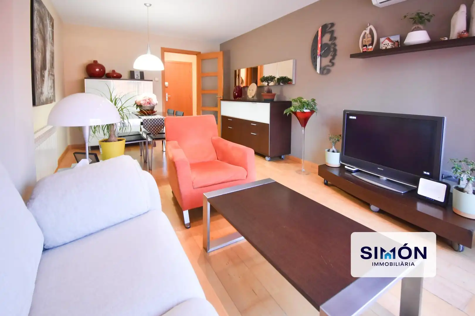 Living room of Flat for sale in Manresa  with Air Conditioner, Heating and Storage room