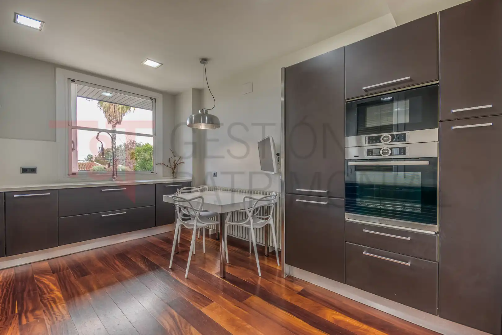 Cocina de Casa o chalet en venta en Canovelles con Aire acondicionado, Calefacción y Jardín privado