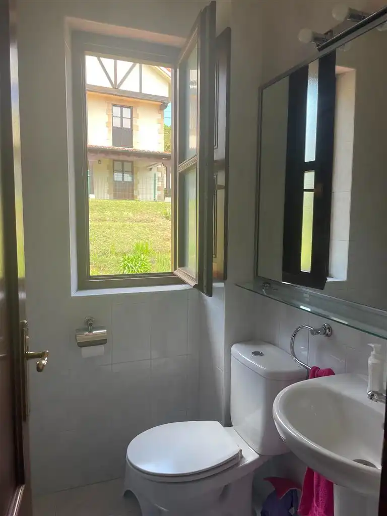 Bathroom of Flat for sale in San Vicente de la Barquera  with Heating, Parquet flooring and Furnished