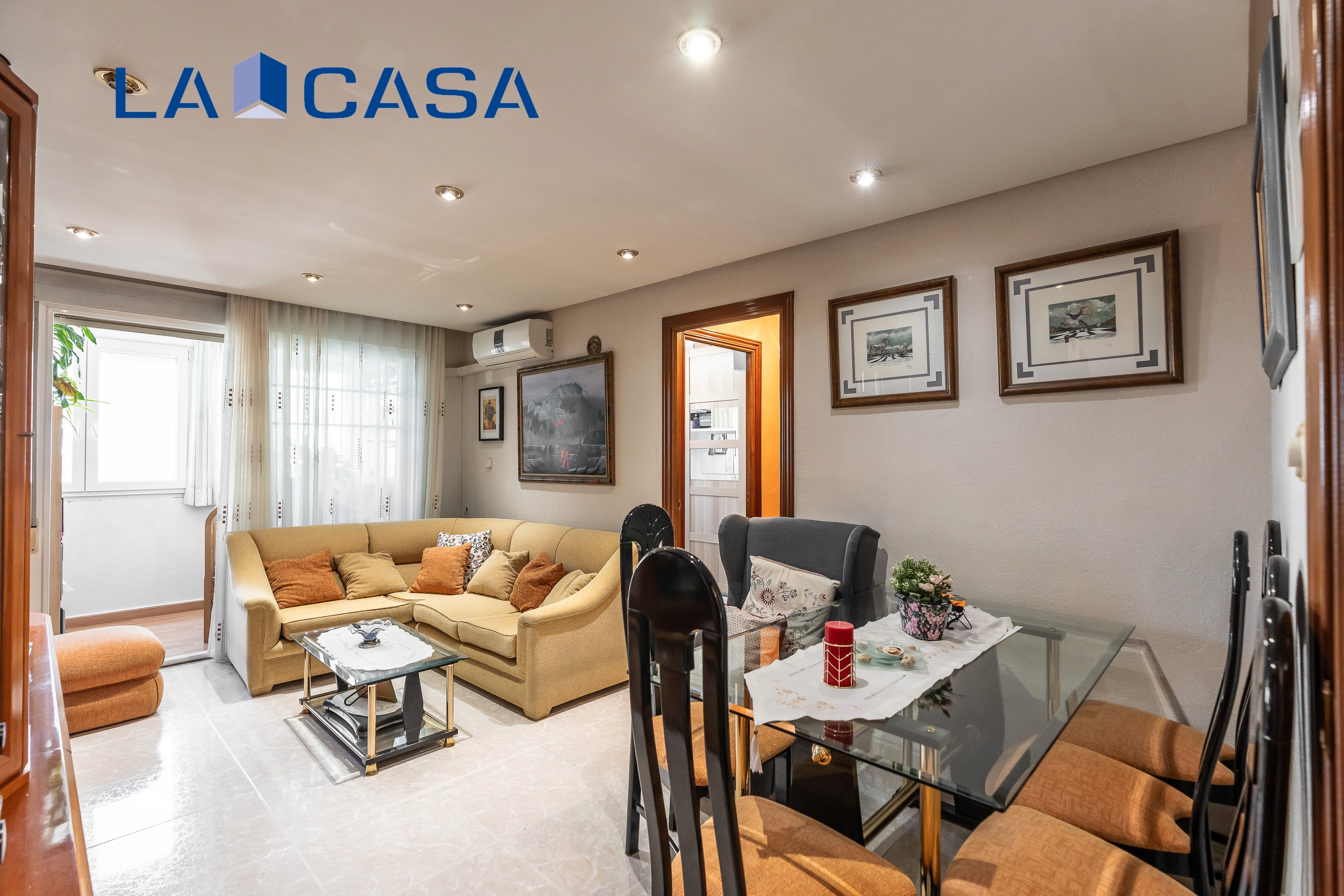 Living room of Flat for sale in Fuenlabrada  with Air Conditioner, Heating and Terrace