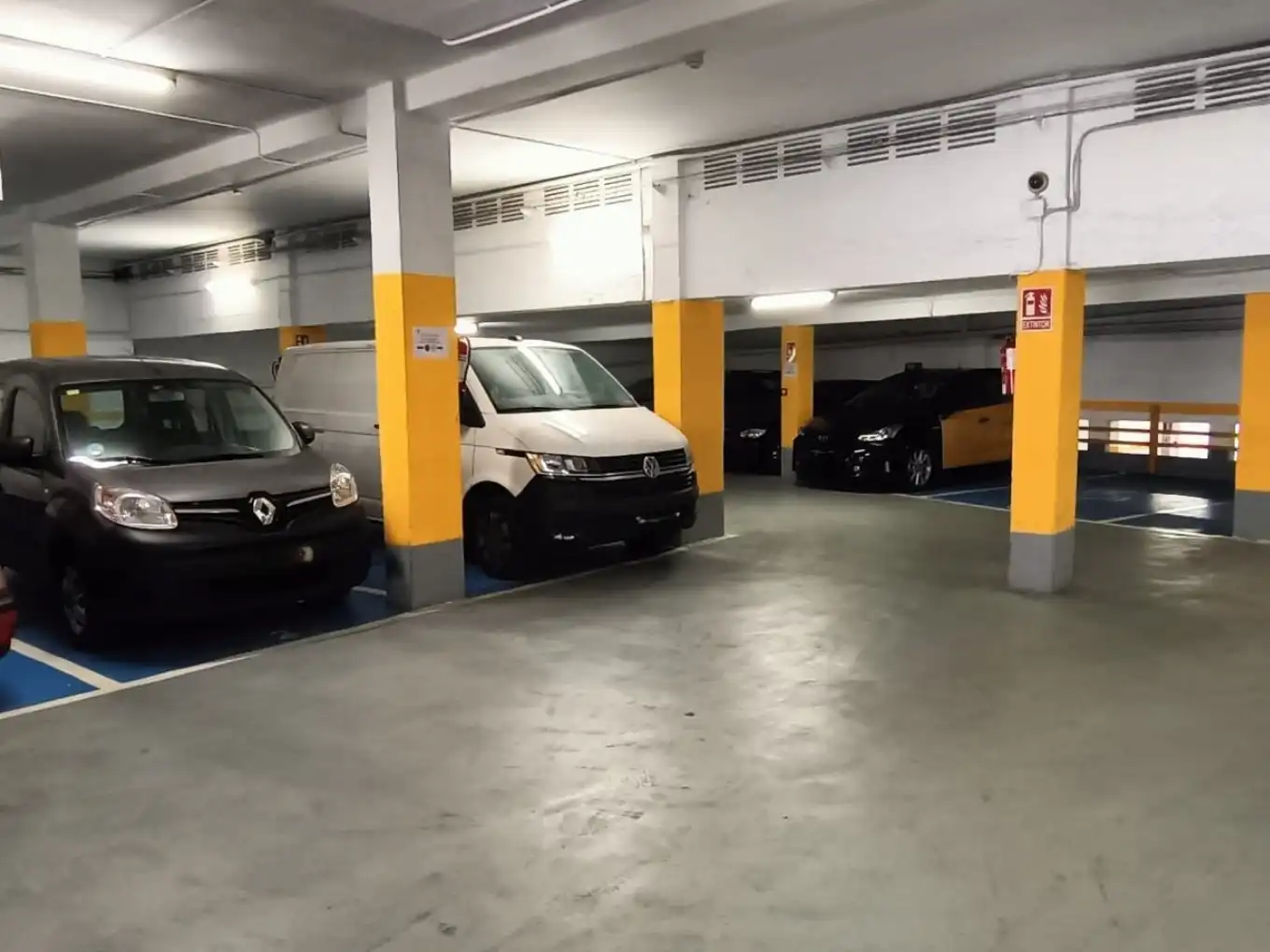 Aparcament de Garatge de lloguer en Barcelona amb Alarma