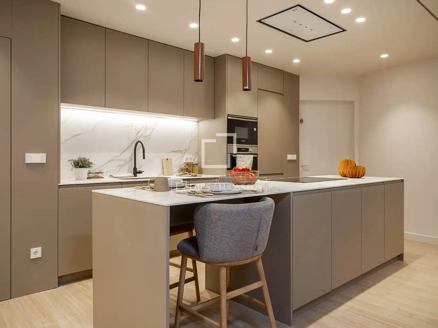 Cocina de Piso en venta en Barcelona con Aire acondicionado, Calefacción y Jardín privado