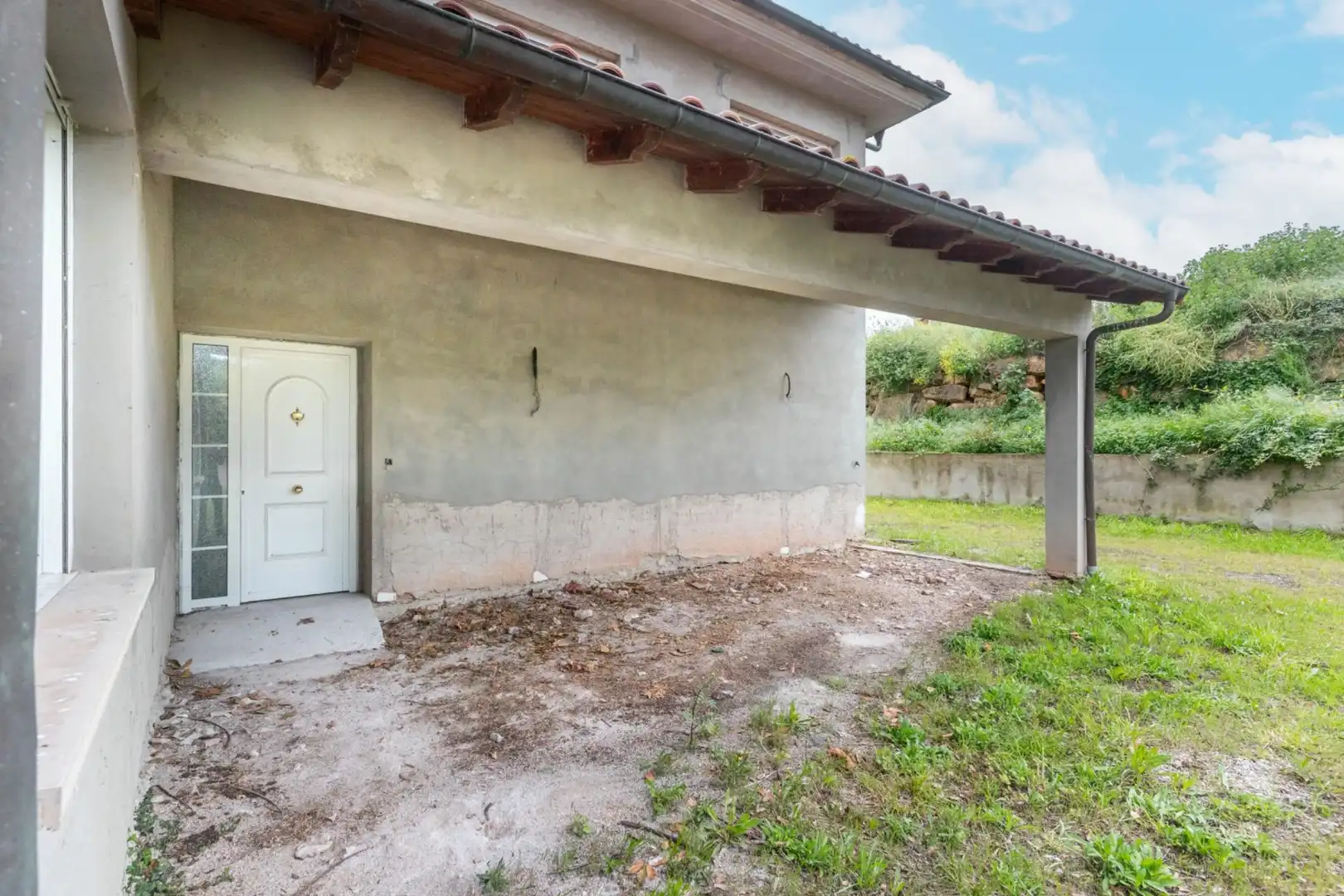 Vista exterior de Casa o xalet en venda en Oviedo  amb Jardí privat, Terrassa i Balcó