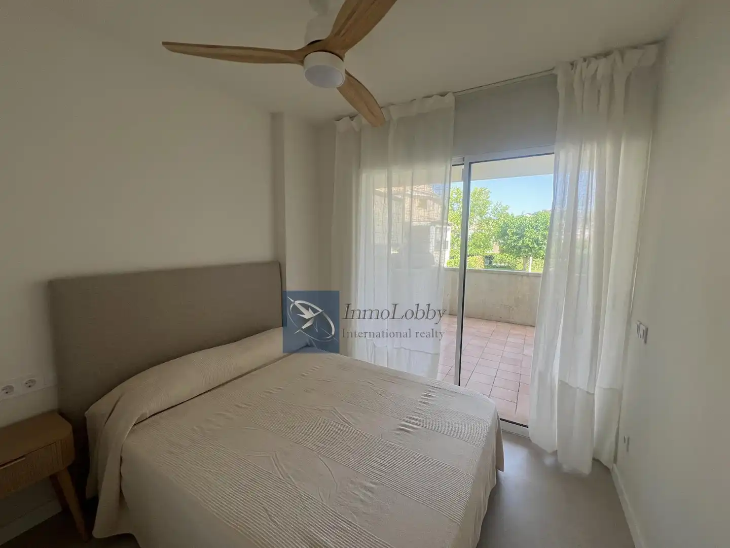 Dormitori de Apartament de lloguer en Castell d'Aro, Platja d'Aro i s'Agaró amb Aire condicionat, Terrassa i Piscina comunitària