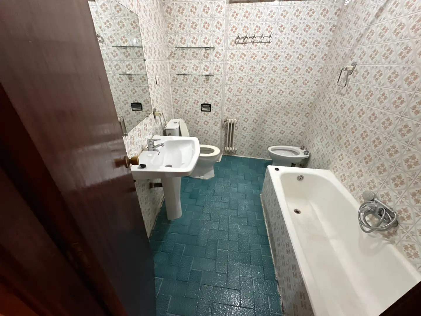 Bathroom of Flat for sale in Cuenca  with Heating, Terrace and Furnished