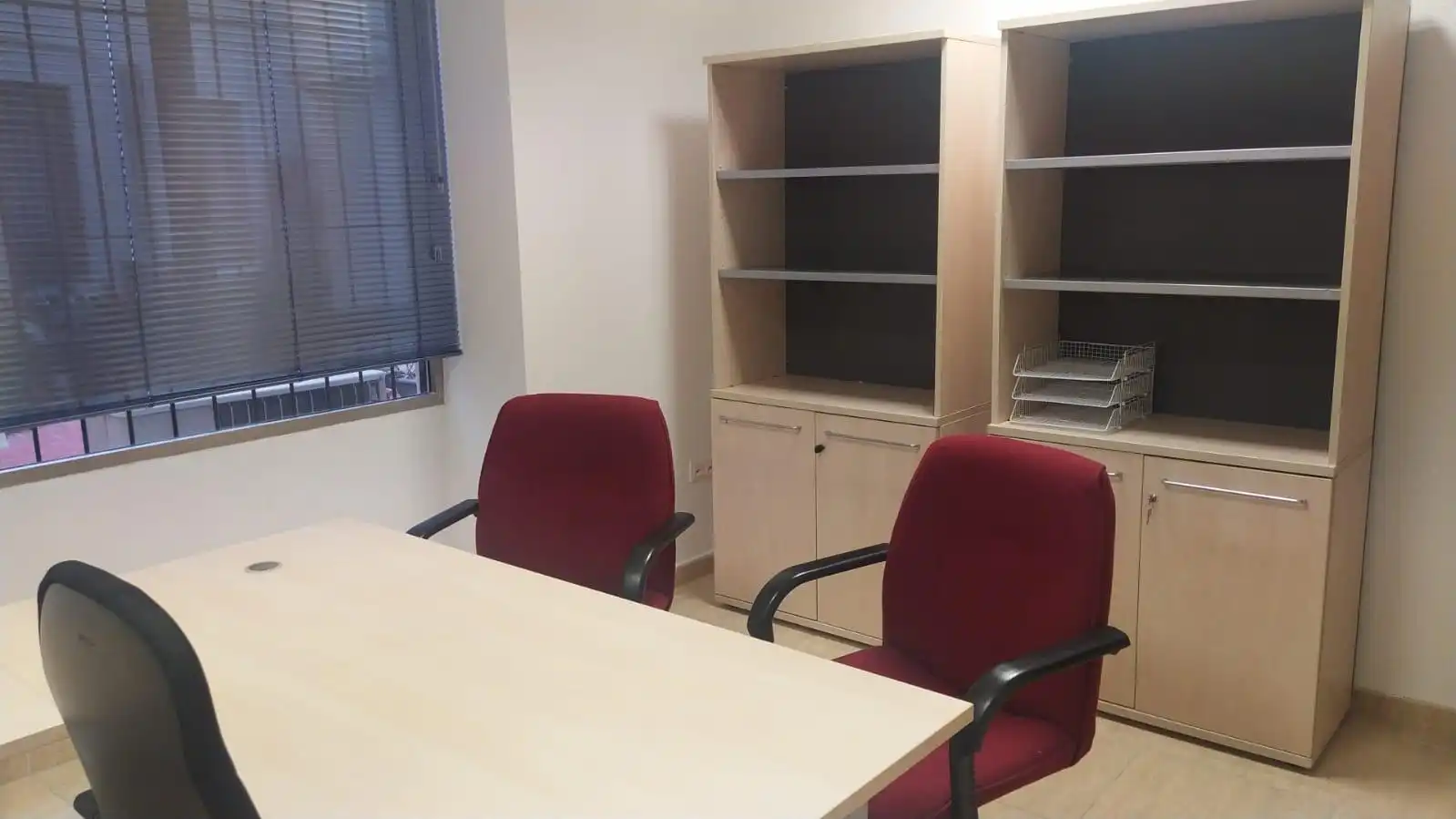 Oficina amb ascensor de lloguer a Sur