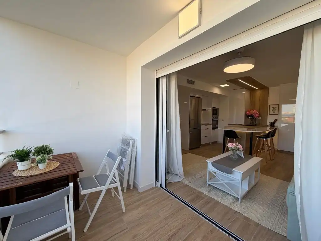 Terrassa de Apartament en venda en Torrevieja amb Aire condicionat, Jardí privat i Piscina