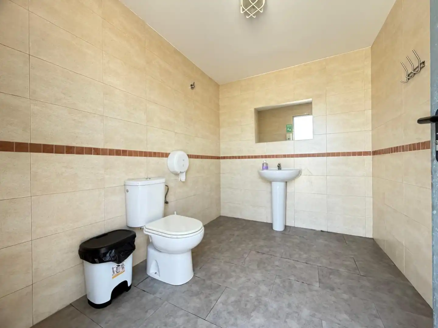 Baño de Piso en venta en Monforte del Cid con Aire acondicionado, Parquet y Terraza