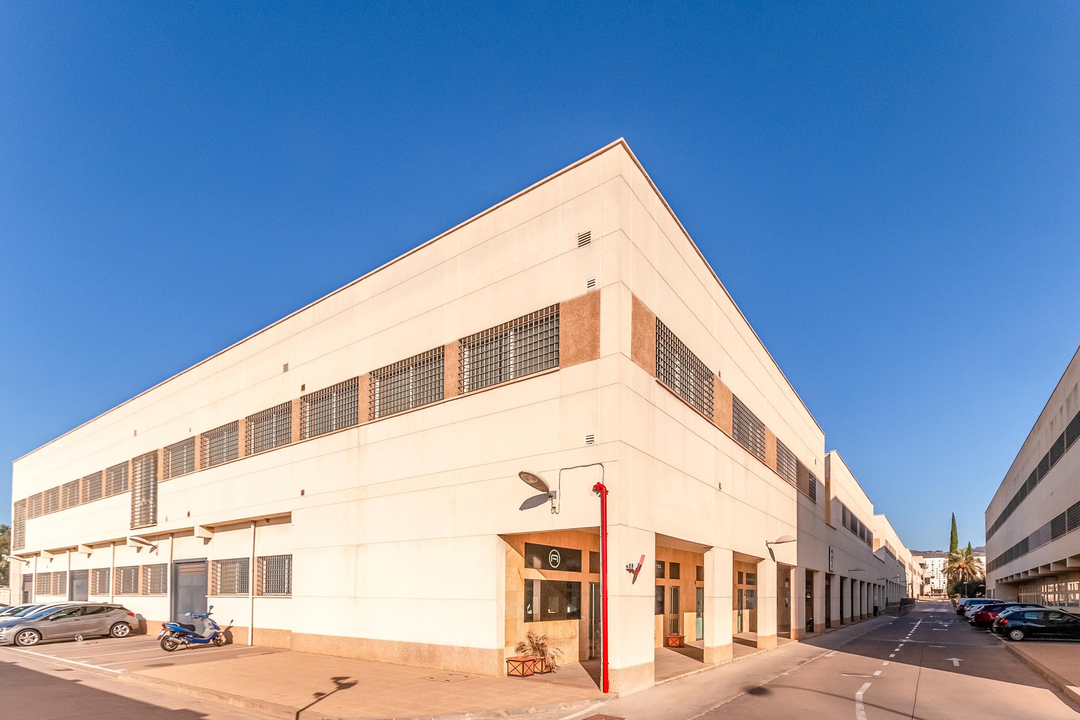 Vista exterior de Nave industrial en venta en  Córdoba Capital